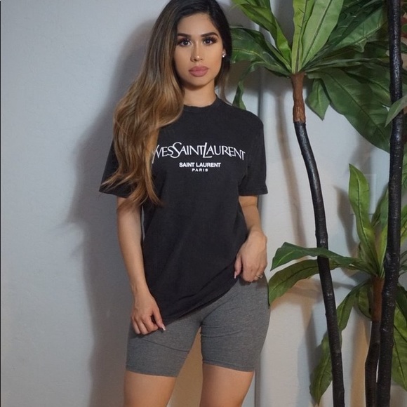 Tops - ✨"Yves" Black T-shirt